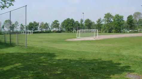 Het sportpark Uitwierde en het terrein langs het Eemskanaal maken evens deel uit van dit welstandsgebied. In de dorpen zijn ook verscheidene groengebieden, begraafplaatsen en sportterreinen te vinden.