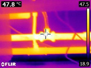 Door het leidingwerk te isoleren in onverwarmde ruimtes of