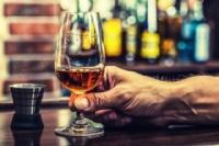 op de eerste hulp binnenkomt. In veel gevallen heeft het alcoholgebruik geleid tot vallen met botbreuken als gevolg. Dit blijkt uit onderzoek van Omroep MAX. De KBO- PCOB herkent dit probleem.