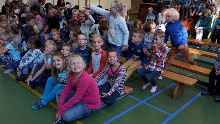 Ook is er veel tijd voor de tafels. We zijn al begonnen met de tafel van 9 deze week. Sommige kinderen oefenen nu eerst nog verder aan de tafel van 7 en daarna gaan zij verder met de tafel van 9.