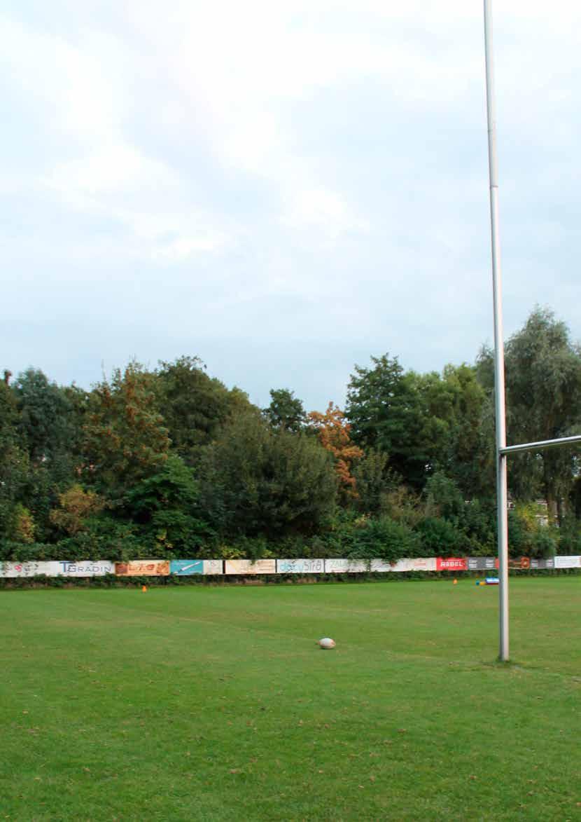 GO Reclameborden Rondom de twee velden van de Rotterdamse Rugbyclub kunnen reclameborden van verschillende groottes en soorten neergezet worden.