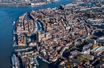 Dordrecht, één van de oudste steden van Nederland, bezien vanuit de lucht.