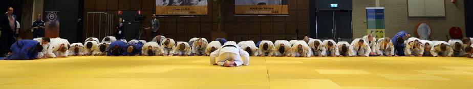 6. FOTOGRAFIE Voorbeeld foto (respect/samen) Voorbeeld foto (kinderen/plezier) Voorbeeld foto (uitstraling budosport) RICHTLIJNEN Judo Bond
