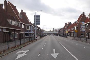 zo n 5-20% doorgaand autoverkeer over het traject, afhankelijk van het meetpunt. Met de herinrichting van de WSB neemt dit af tot er 0-10% doorgaand verkeer overblijft.