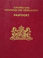 Persoonskenmerken die in het paspoort opgenomen kunnen worden: Woonplaats Geslacht Lengte Achternaam Naam Nationaliteit Geboortedatum Geboorteplaats Instantie Afgiftedatum Geldig tot Persoonlijk