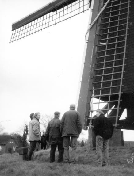 Molenuitje van de Friese molenaars Zaterdag 10 april was het dan zo ver: de molenexcursie van het Gild Fryske Mounders en De Fryske Mole vond plaats. Precies om 7.