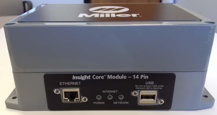 3 4. Aansluitingen en LED s op de module Ethernet-poort Voedings-LED (Groen) Internet-LED (groen) Netwerk-LED (geel) USB-poort Afbeelding 3 1.