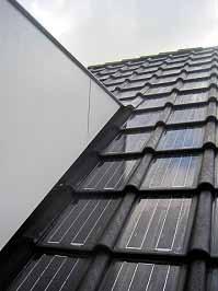 Zonnepanelen zijn toegestaan Op de plek waar zij- en achtertuinen grenzen in het dakvlak, bij voorkeur