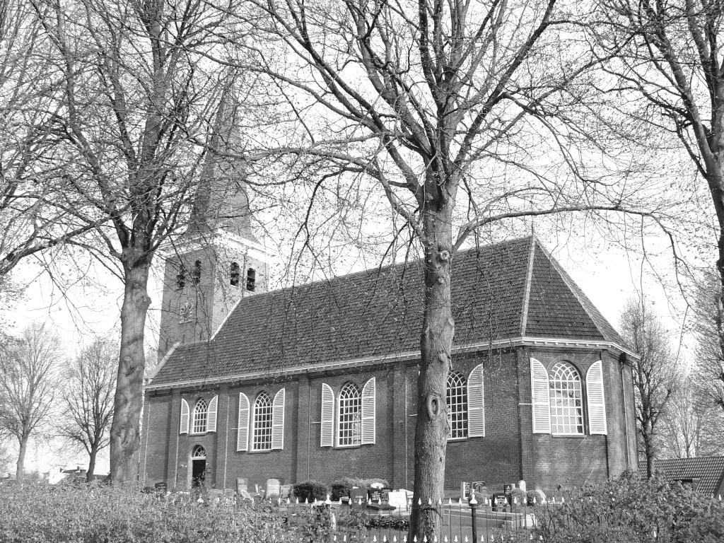 De Laurentiuskerk te Raerd Dorp Raerd, ook wel Rauwerd genoemd, is een terpdorp gelegen aan de hoofdweg tussen Leeuwarden en Sneek.