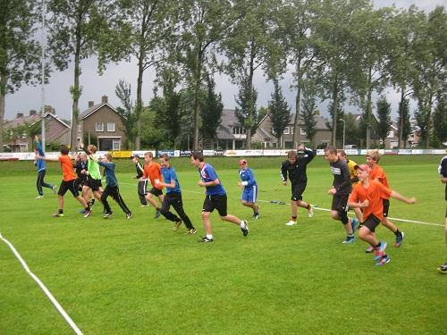 Partuurtraining Spelvormen uit, en in het ritme van, het kaatsspel (accent ligt op de