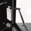 De buitenzijde van het meubel De designersafdeling van Munari heeft gebruik gemaakt van gehard veiligheidsglas.