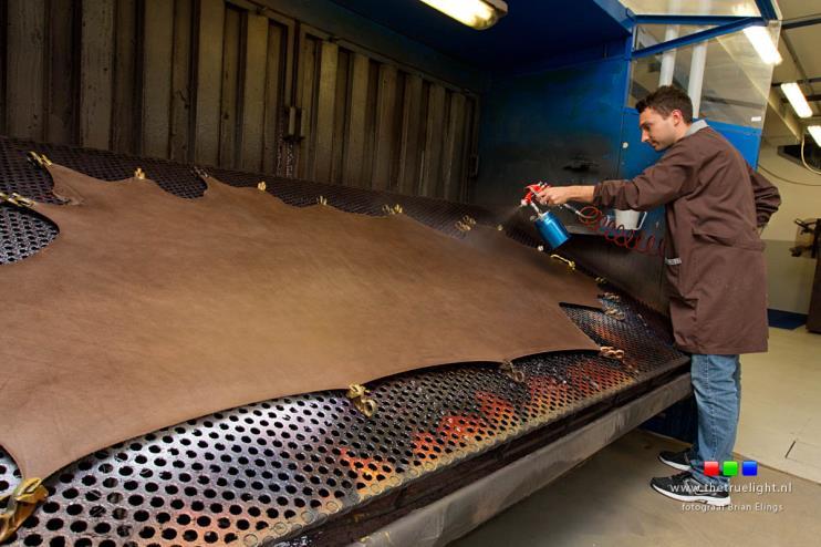 Bounce flitsen in een fabriek.