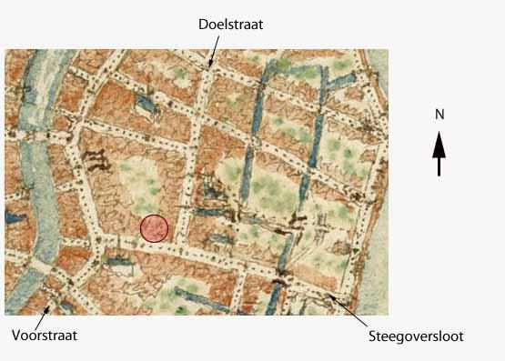 3. Resultaten vooronderzoek Historische gegevens Het plangebied bevindt zich net ten oosten van vermoedelijk één van de oudste bewoningslinten van Dordrecht, namelijk de Voorstraat.