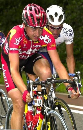 Stive Vermaut un cœur pour le cyclisme, pas un cœur pour faire le cyclisme Stive Vermaut (Ostende, le 22 octobre 1975 Roulers le 30 juin 2004) était un coureur de Ichtegem.