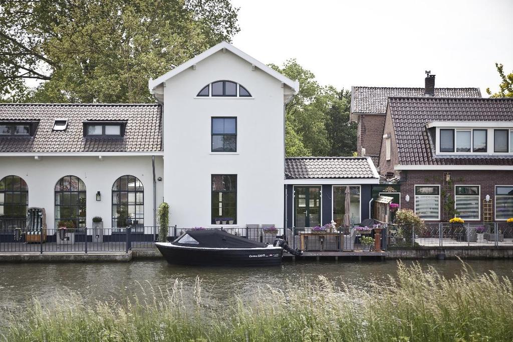 Een absolute buitenkans als u op zoek bent naar een huis met geschiedenis. Op een spetterende plek aan de Where in Purmerend bieden wij deze unieke woning te koop aan.