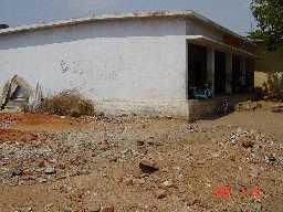 De Babbu Guda School de oude Babba Guda school: 2 lokalen de