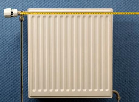 C. Lengte opmeten Allereerst bepaalt u welk deel u wilt bedekken, de radiator, in- of exclusief de radiatorkraan en in- of exclusief de aan- en/of afvoerleiding. 1.