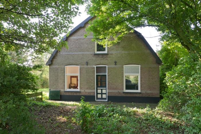 Rijweg 30 te Waardenburg Vraagprijs 399.000,-- k.k. Kenmerken & Locatie Vraagprijs 399.000,-- k.k. Bouwjaar ca.