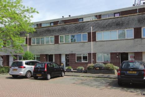 Sliedrecht Boog 96 Vraagprijs e 265.000,-- k.k. Ruime eengezinstussenwoning met een prachtige, uitgebouwde woonkamer en een een vrije ligging aan de achterzijde.