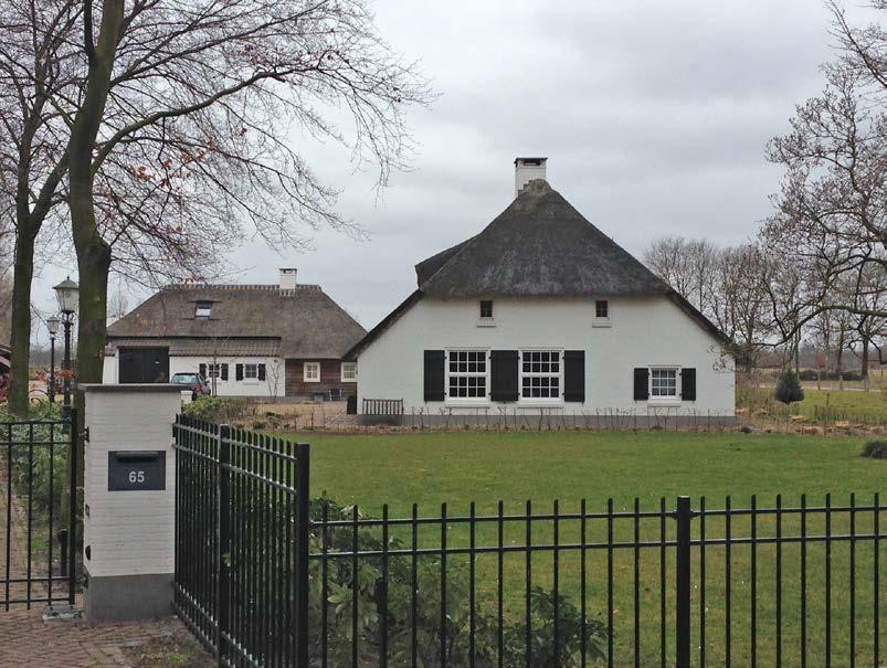 Bij de ontwikkeling aan Doolhof dient aansluiting te worden gezocht in de rijkdom van deze architectuurstijl. In de omgeving zijn zowel langgevelboerderijen als (landelijke) woonhuizen terug te zien.