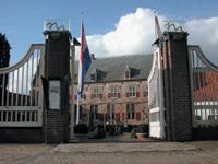 De Van den Tweel Groep start met de bouw en exploitatie van de Friese Ecologische Zuivelfabriek (FEZ) in Drachten.