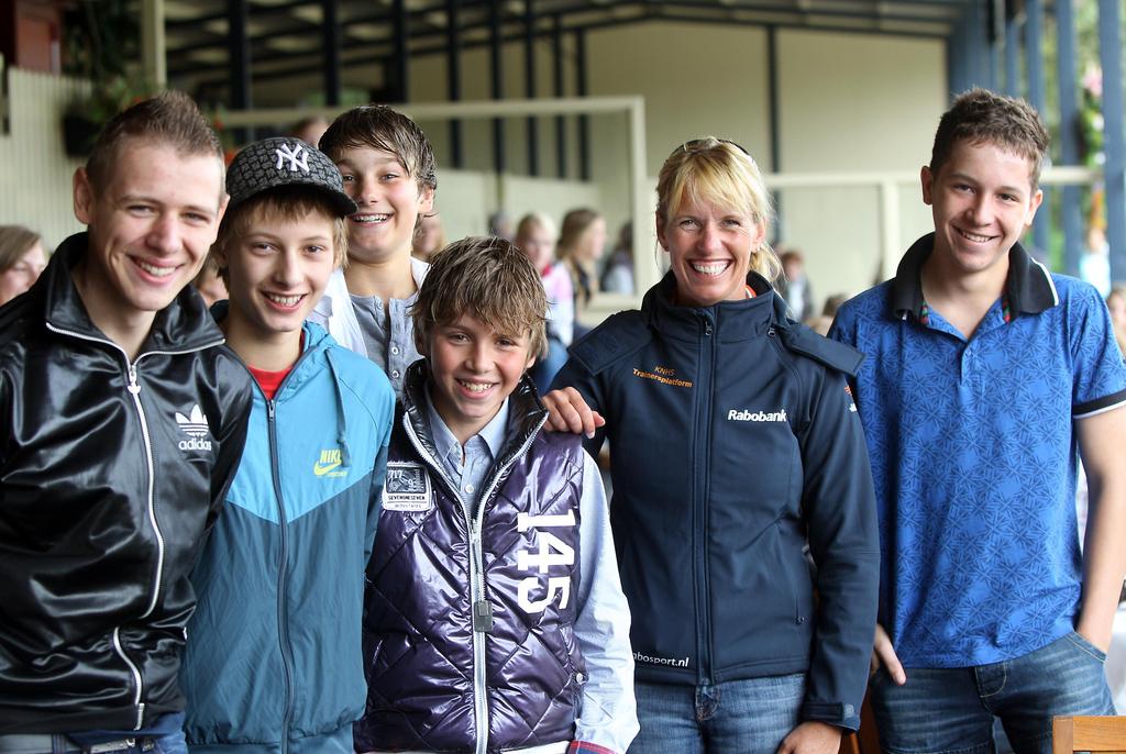 Lokale activatie: KNHS Jeugdrubrieken Onderdeel van de lokale activatie van het KNHS Talentenplan zijn de KNHS Jeugdrubrieken die op alle KNHS wedstrijden in de lagere klassen kunnen worden