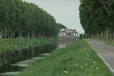 3 / HUIDIGE SITUATIE In- en uitlaten In de Haarlemmermeer wordt water ingelaten bij gemaal Leeghwater, in de zuidpunt van de Haarlemmermeer.