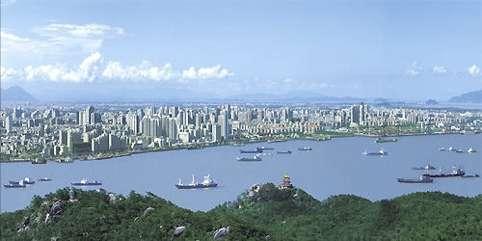As a special economic zone, Shantou s economy does not blossom as much as the economy in Shenzhen, which is another special economic zone in Guangdong Province. In 2013, the GDP of Shantou grew 10.