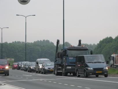 Richting 09 Richting 09 krijgt gedurende meerdere cycli weinig groen. De groentijd is slechts 15 seconden en er kunnen dan zeven of acht auto s afrijden.