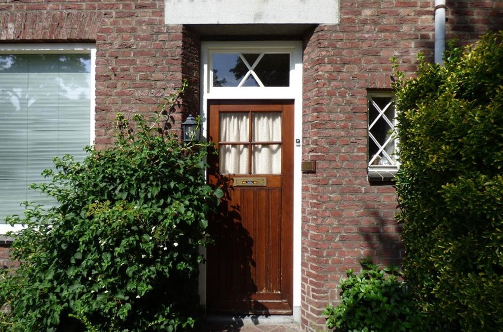 Van Voorst tot Voorststraat 75 5262 AM Vught Inleiding Royale en goed onderhouden gezinswoning met garage en berging(en) en een tuin met veel privacy.