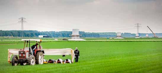 OMGEVINGSMANAGEMENT 14 Windturbines worden meestal buiten stedelijk gebied gebouwd. Ook bouwwerkzaamheden op bijvoorbeeld een akker vereisen afstemming met de omwonenden.