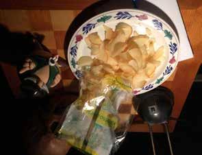 KROSSO CHIPS Geen aardappel chips, maar chips van casave wortels.