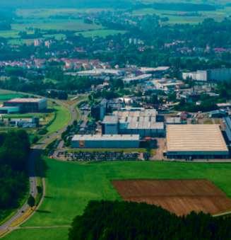 Het hart van het HYMER-hoofdkantoor wordt gevormd door de in 2007 ingewijde fabriekshal met een oppervlakte van 24.000 m² en de modernste fabricagetechnologie.