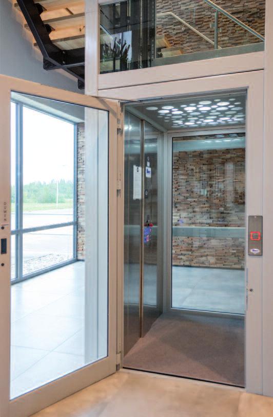 Hierdoor behoort de Flexitec cabinelift tot de kleinste lift in zijn klasse en past deze in