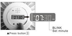 gelijk loopt. Als de batterijen zijn geplaatst, zal de carrousel scannen voor een RCC tijdssignaal als het symbool knippert.