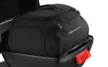 BAGAGEPROGRAMMA Kofferdrager De solide kofferdrager is perfect in het design geïntegreerd en zet de zijkoffers snel en veilig vast. Tevens als fabrieksoptie verkrijgbaar.