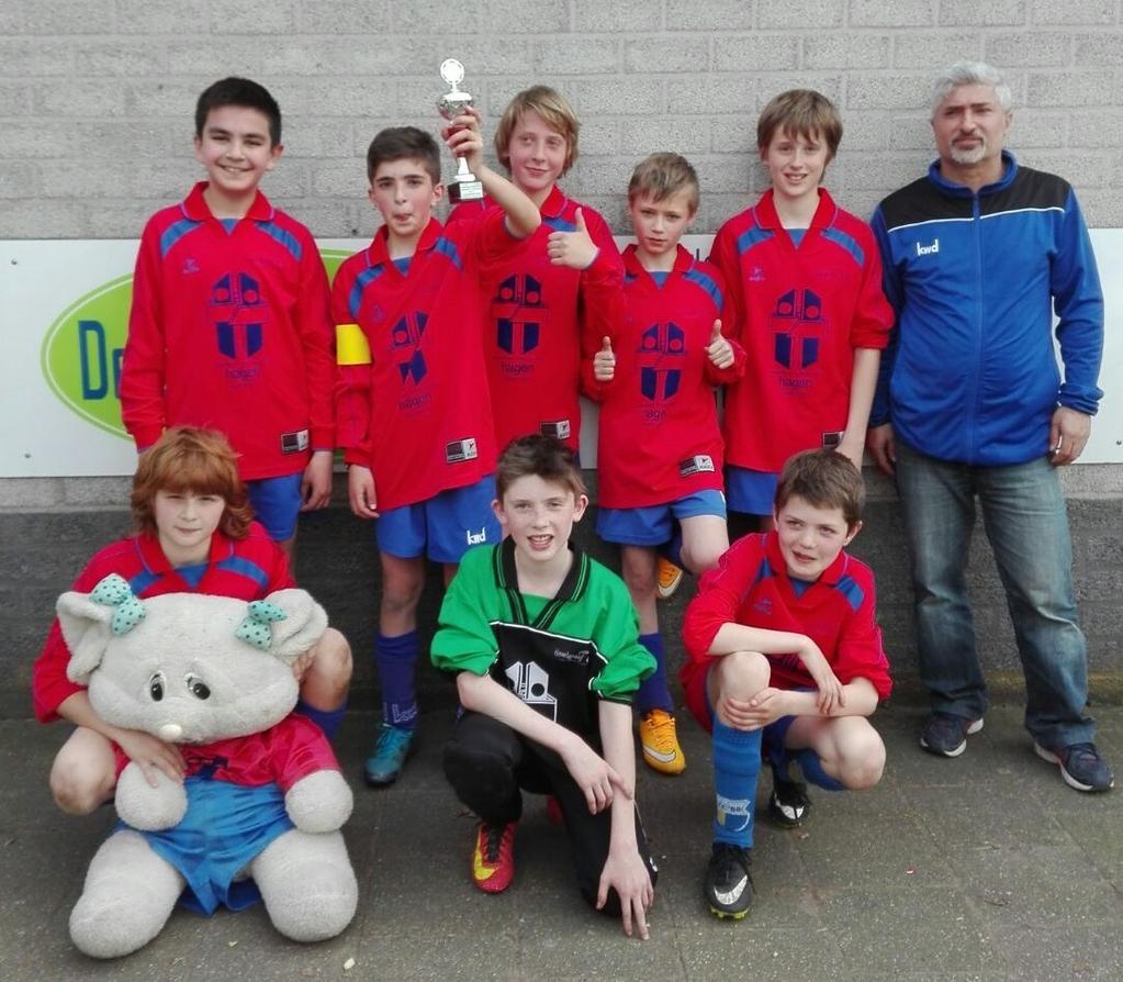 Schoolvoetbaltoernooi jongens Vrijdag 31 maart hebben 2 teams van OBS Hagen meegedaan aan het jongens voetbaltoernooi.