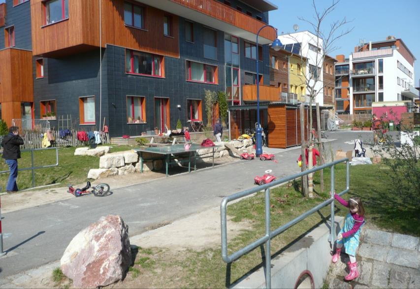 Woonproject uitbreiding Clementwijk Ambitie ontwerpteam Een wijk waar kinderen op straat spelen kinderen in het groen ravotten winkel, school,