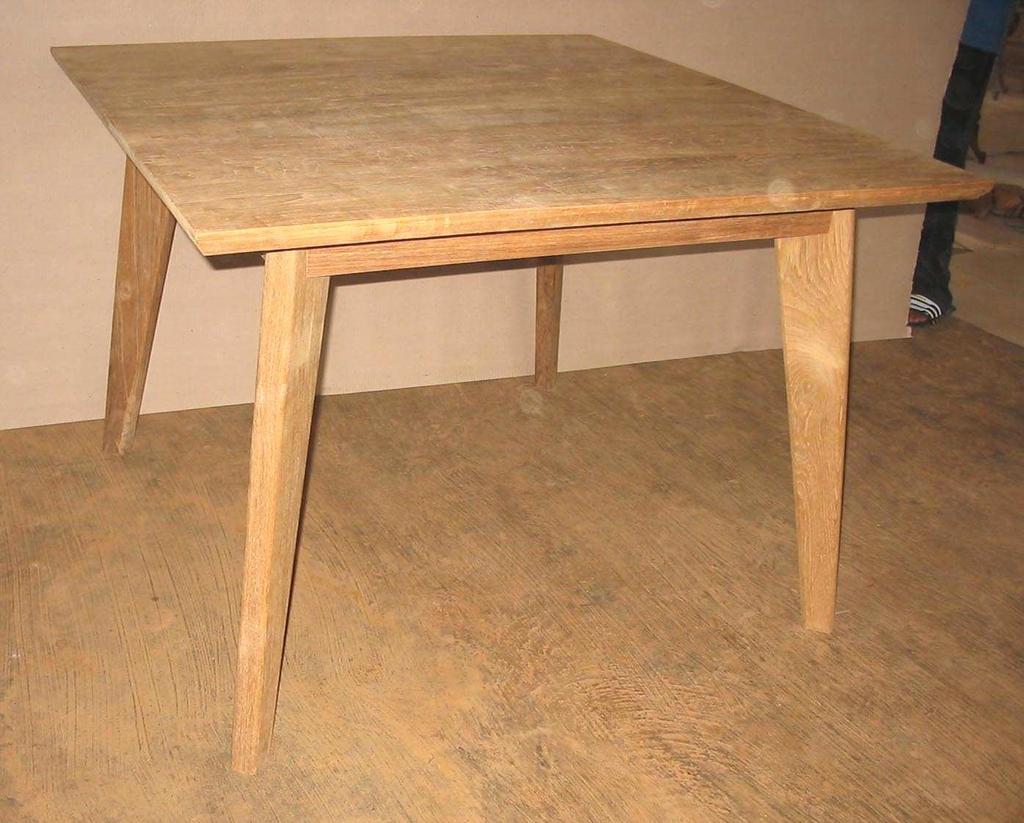 80,05 AJF A 039 Square Table