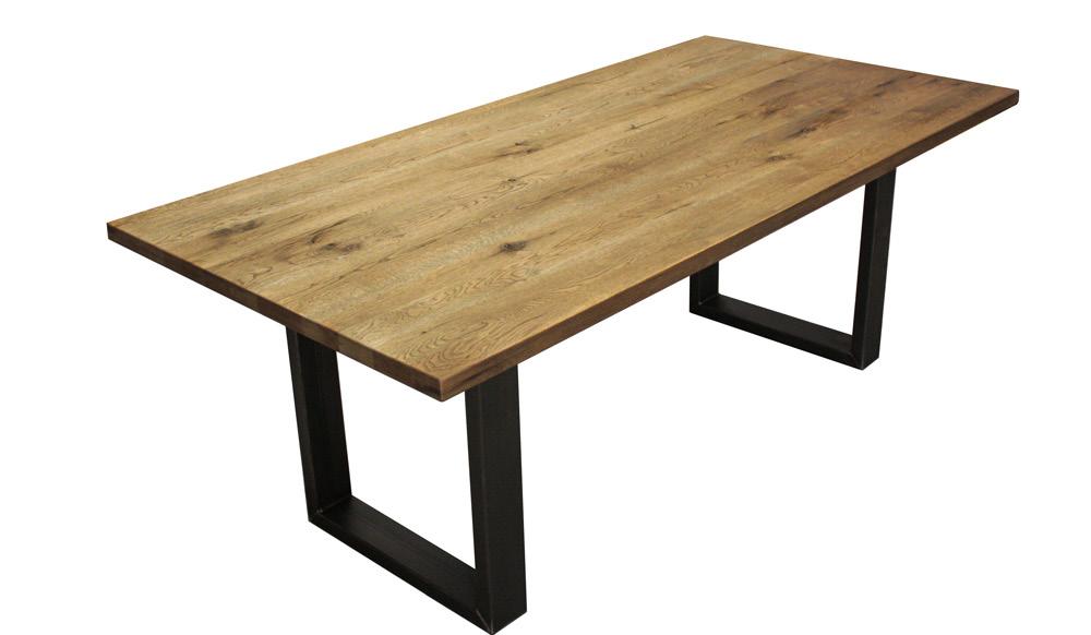 URBAN OAK VANAF 745 Deze laatste nieuwe tafel Urban Oak van Kick Collection is stoer,