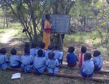 Schoolfaciliteiten (infrastructuur, meubilair en hulpmiddelen) in de 5 geselecteerde dorpen zijn verbeterd voor 2900 kinderen (1.421 meisjes - 1.479 jongens); 2.
