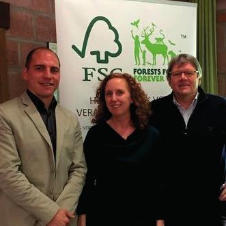in aanwezigheid van Vlaams minister van Leefmilieu Joke Schauvliege het charter waarmee het Bosforum haar bosactieplan lanceert.