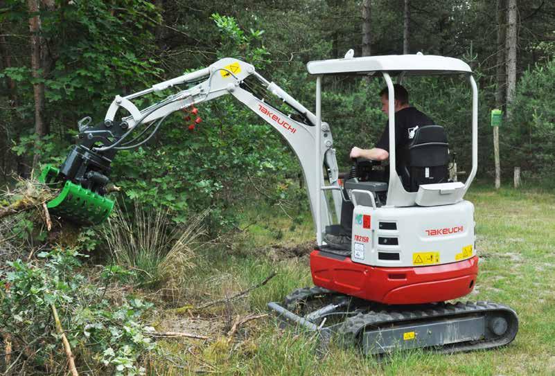 TAKEUCHI Het compacte antwoord in de 1,5 ton klasse. TB215R De TB215R is het antwoord op de vraag van klanten voor een compacte 1,5 tonner.