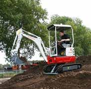 De souplesse van de machine is zoals u van een Takeuchi mag verwachten. Het nieuwe design in combinatie met de ruime canopy zorgen voor een optimaal comfort van demachinist.