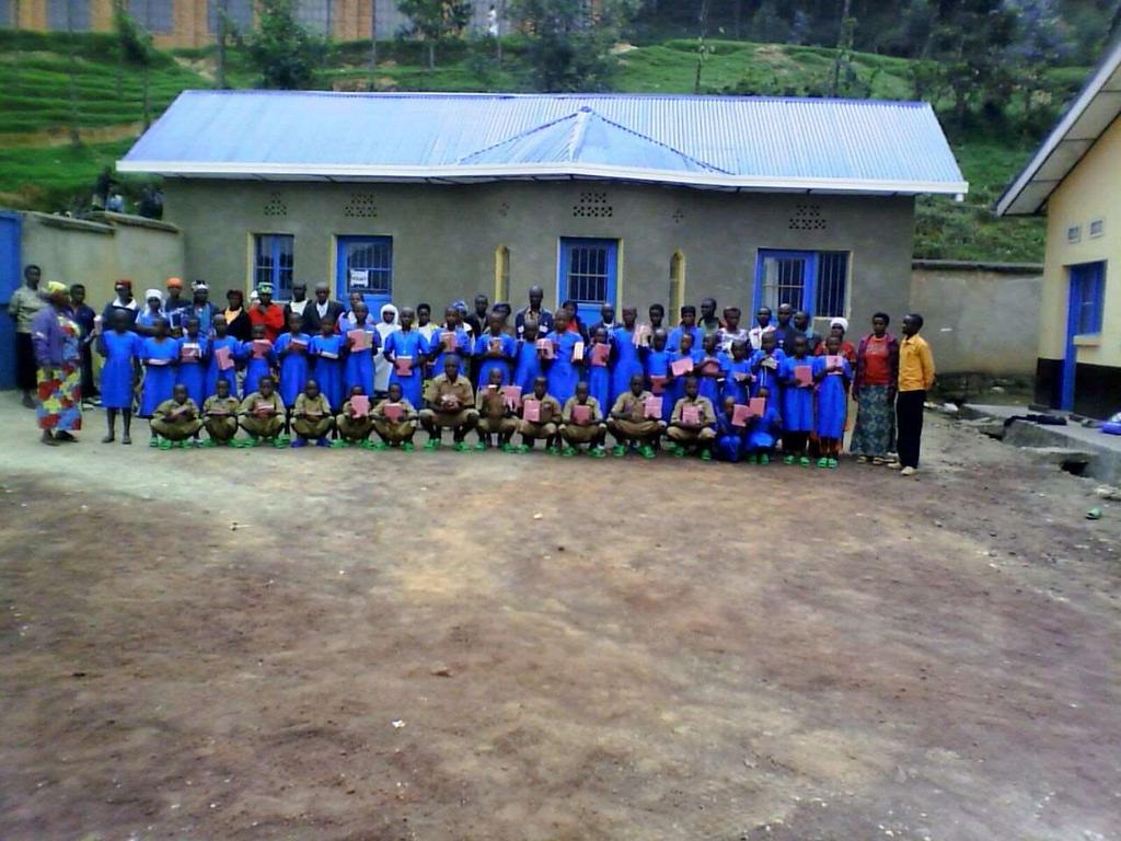 PARTNERS VAN JYAMBERE IN RWANDA Partnerschap met Caritas Nyundo In 2015 had Caritas Nyundo 22 kinderen onder toezicht waarvan 2 de basisschool hebben afgerond.