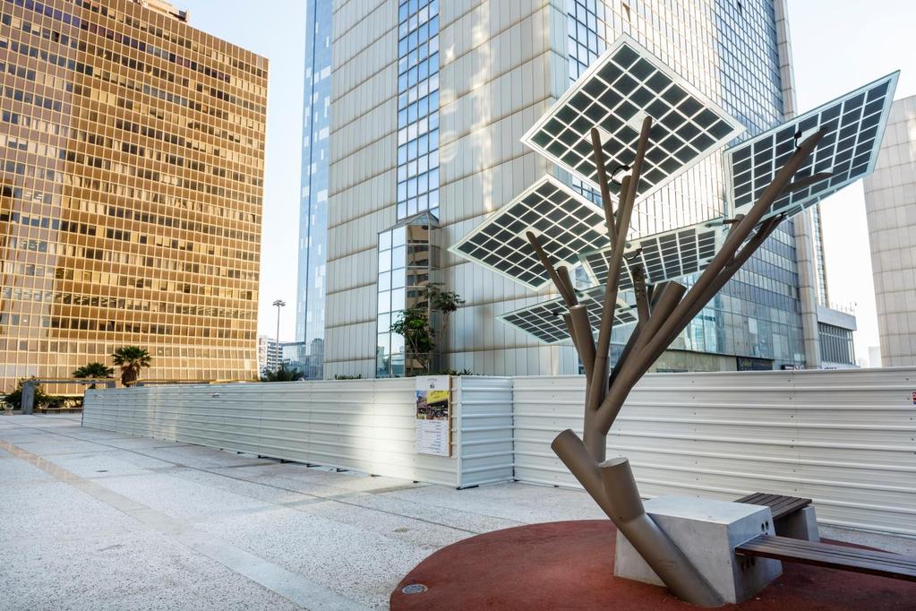 Duurzame, slimme stadskunst De Solar tree is ontworpen om het bewustzijn van duurzaamheid binnen de gemeenschap te bevorderen.