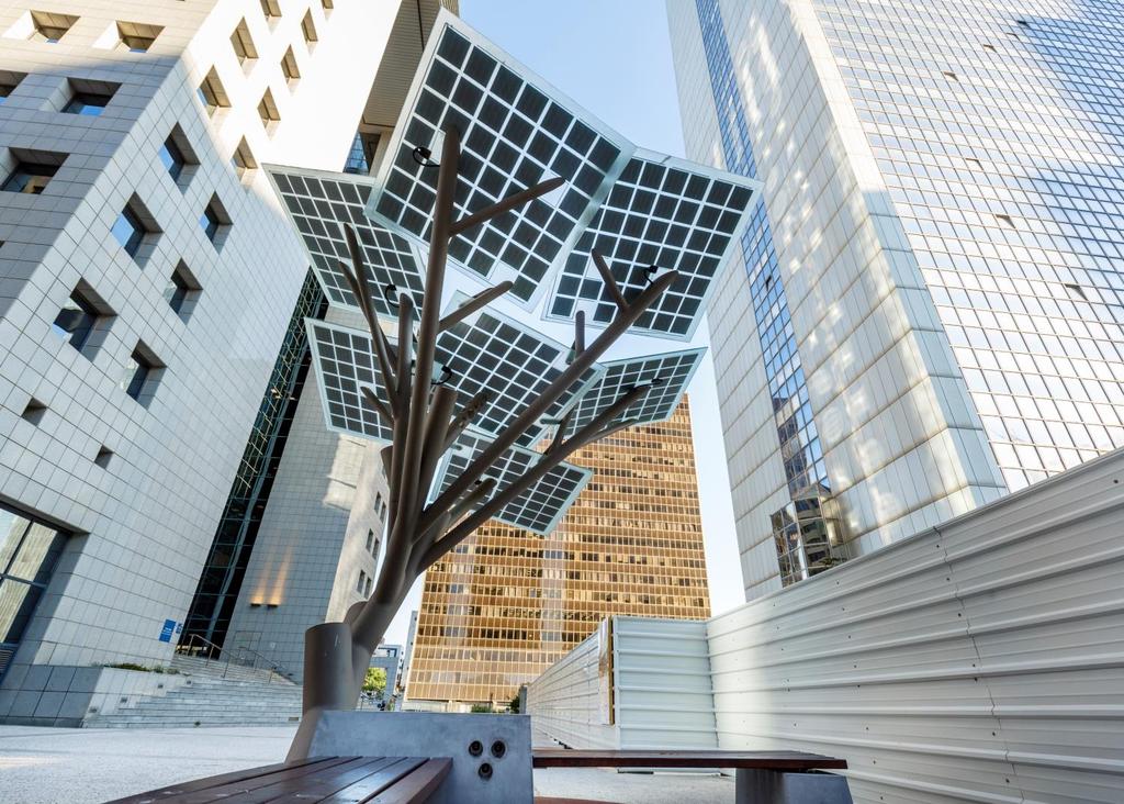 Duurzame, slimme stadskunst De solar tree is de eerste in zijn soort die kunst en duurzaamheid in de openbare ruimte integreert Met de InfraMarks solar tree genieten passerende voetgangers van een