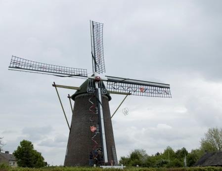 In de mooi 11 Mei 2013 stond molen De Nijverheid in Stramproy in de schijnwerpers.