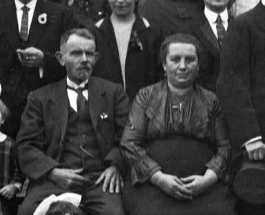 Het echtpaar trouwde op 23 april 1894 en woonde in het buurtschap Hanssum, nabij de monding van het riviertje de Neerbeek in de Maas.
