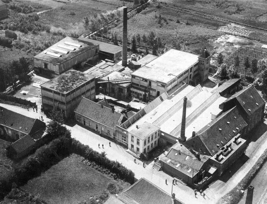 Onderstaande foto uit 1928 toont het fabriekscomplex van de Garenspinnerij Vinc. Verschuuren-Piron, gelegen aan de Koningshoeven 69 in Tilburg.